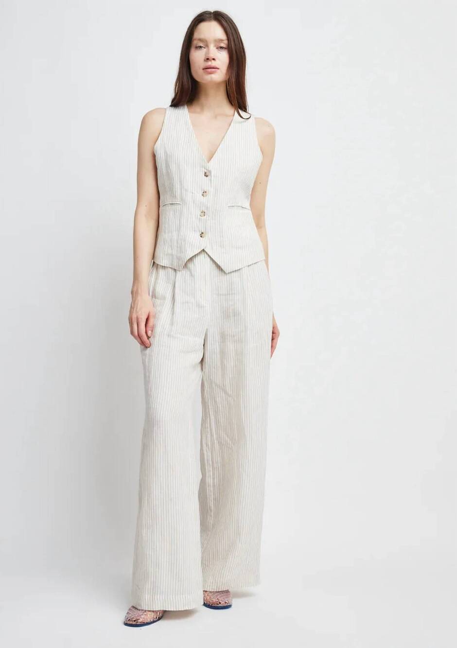 NEW SELF CONTRAST alena v neck vest in beige